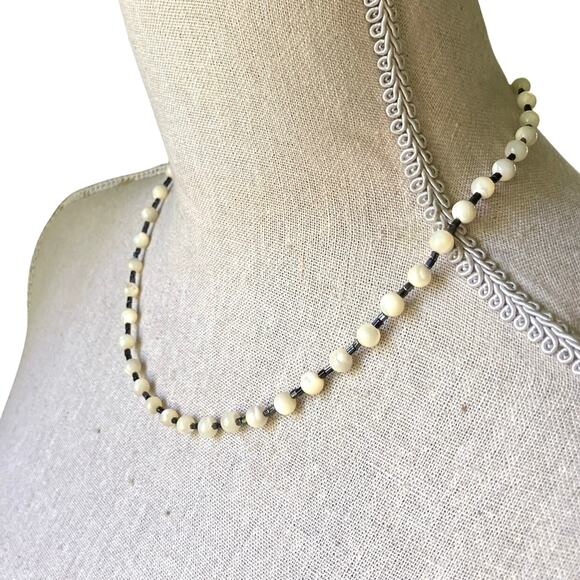 VTG 1960s Necklace Mid Century Shell Bead Japan Monochrome 18" Minimalist - Picture 8 of 10
